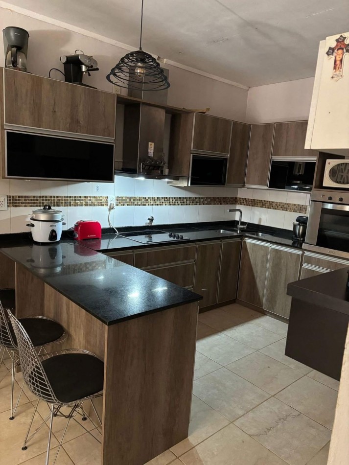 EN VENTA - IMPORTANTE PROPIEDAD EN COLON 