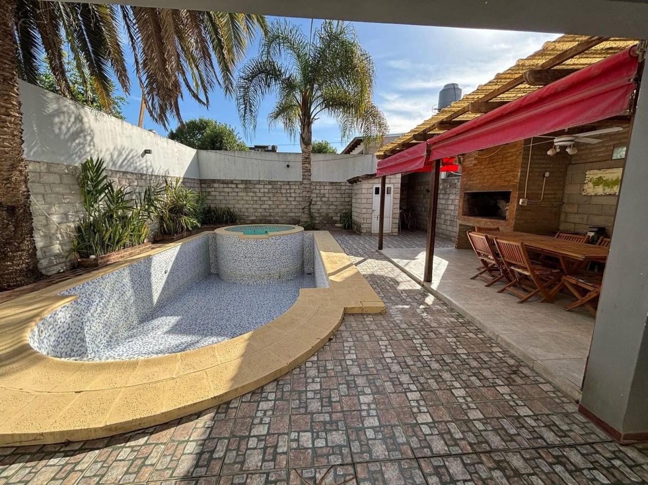 EN VENTA - IMPORTANTE PROPIEDAD EN COLON 