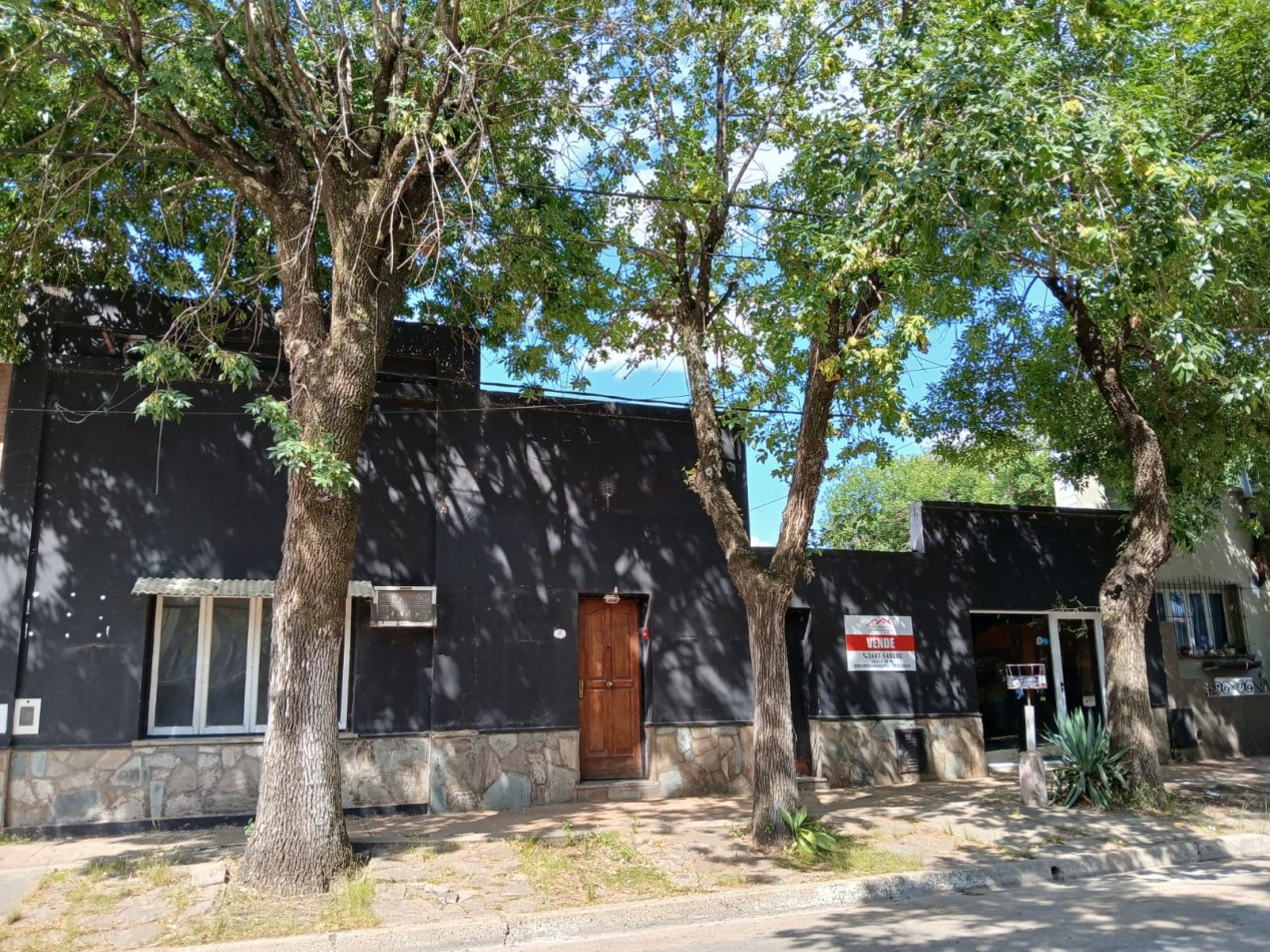 EN VENTA - CASA CENTRICA - A RECICLAR