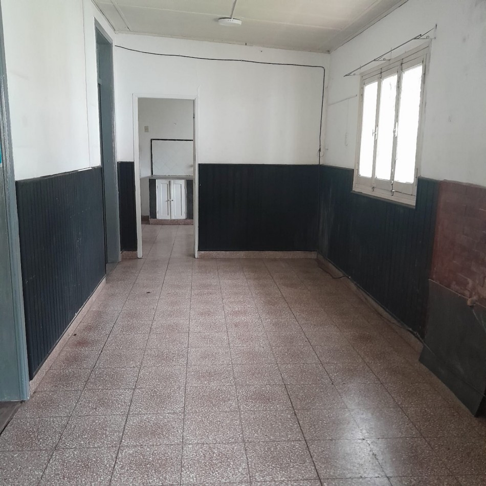 EN VENTA - CASA CENTRICA - A RECICLAR