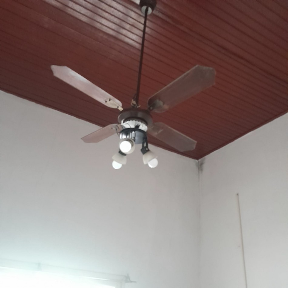 EN VENTA - CASA CENTRICA - A RECICLAR