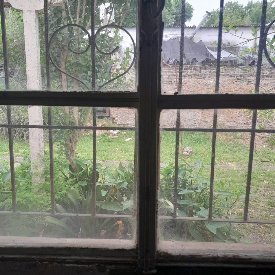 EN VENTA - CASA CENTRICA - A RECICLAR