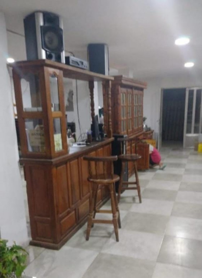 VENTA - LOCAL COMERCIAL CON DEPARTAMENTO - ZONA EXPANSION COMERCIAL