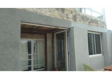 VENTA - LOCAL COMERCIAL CON DEPARTAMENTO - ZONA EXPANSION COMERCIAL